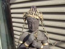 古い木製仏像　本格漆　金箔　蓮坐　時代あり　蓮座に金箔