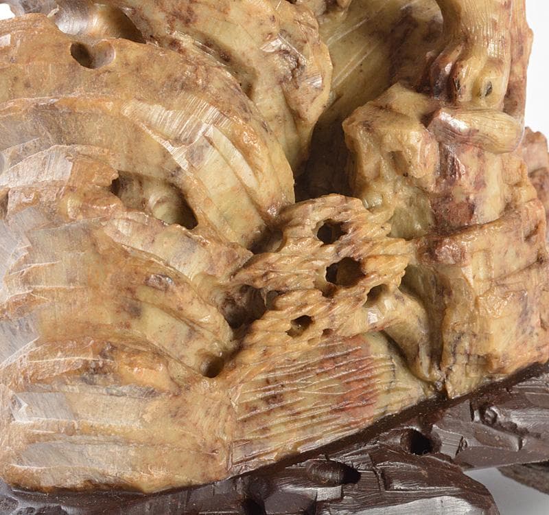中国　玉石寿山石彫刻　神獣　置物　台付　M　R4786