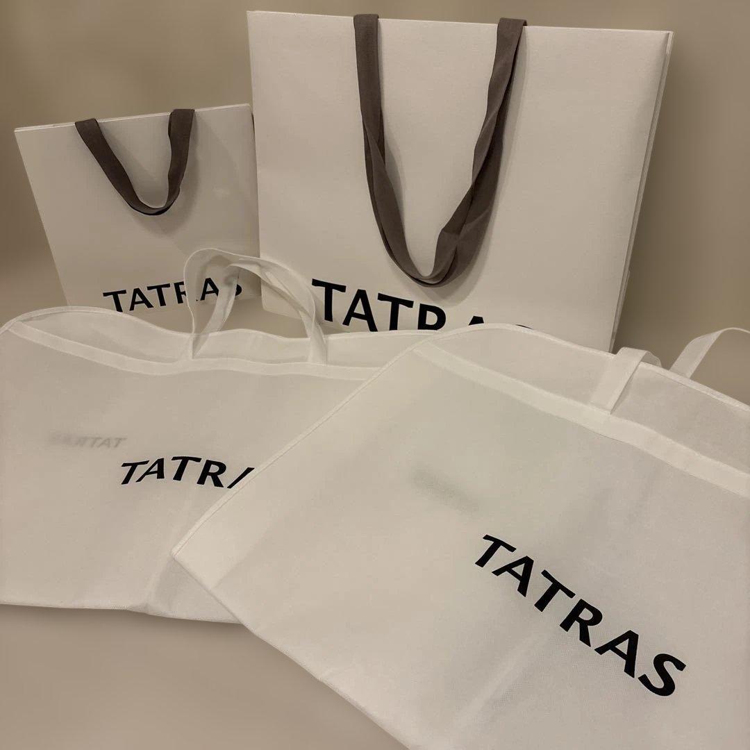 新品✴︎タトラス　TATRAS ガーメントケース2枚　ショップバッグ大小