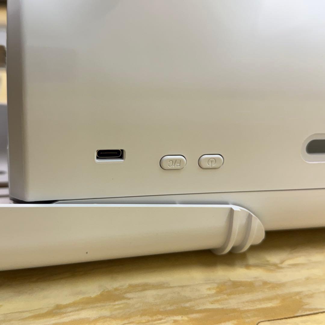 ②検温機能付き非接触型アルコールディスペンサー