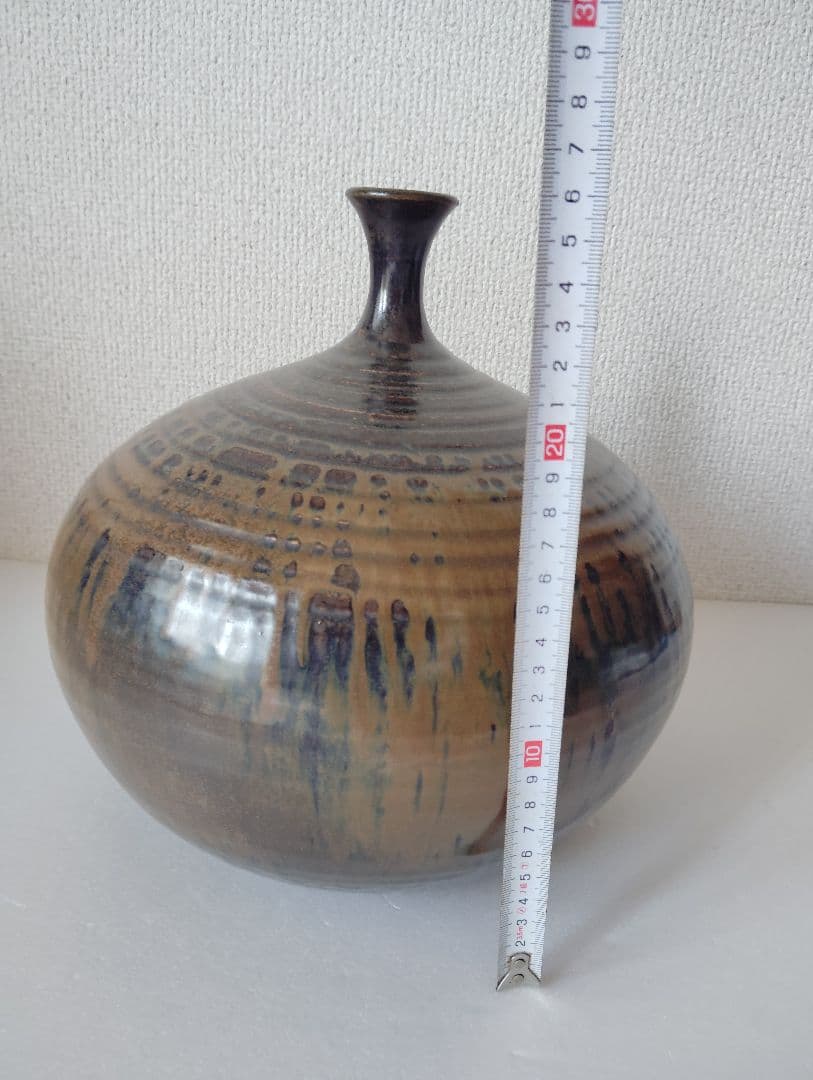 陶器の飾り壺、花瓶、 木箱付き