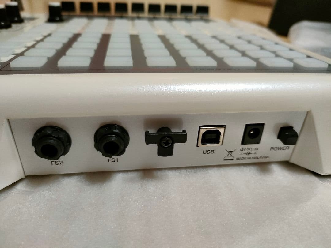 【未使用・限定カラー】AKAI APC40 Ableton コントローラー