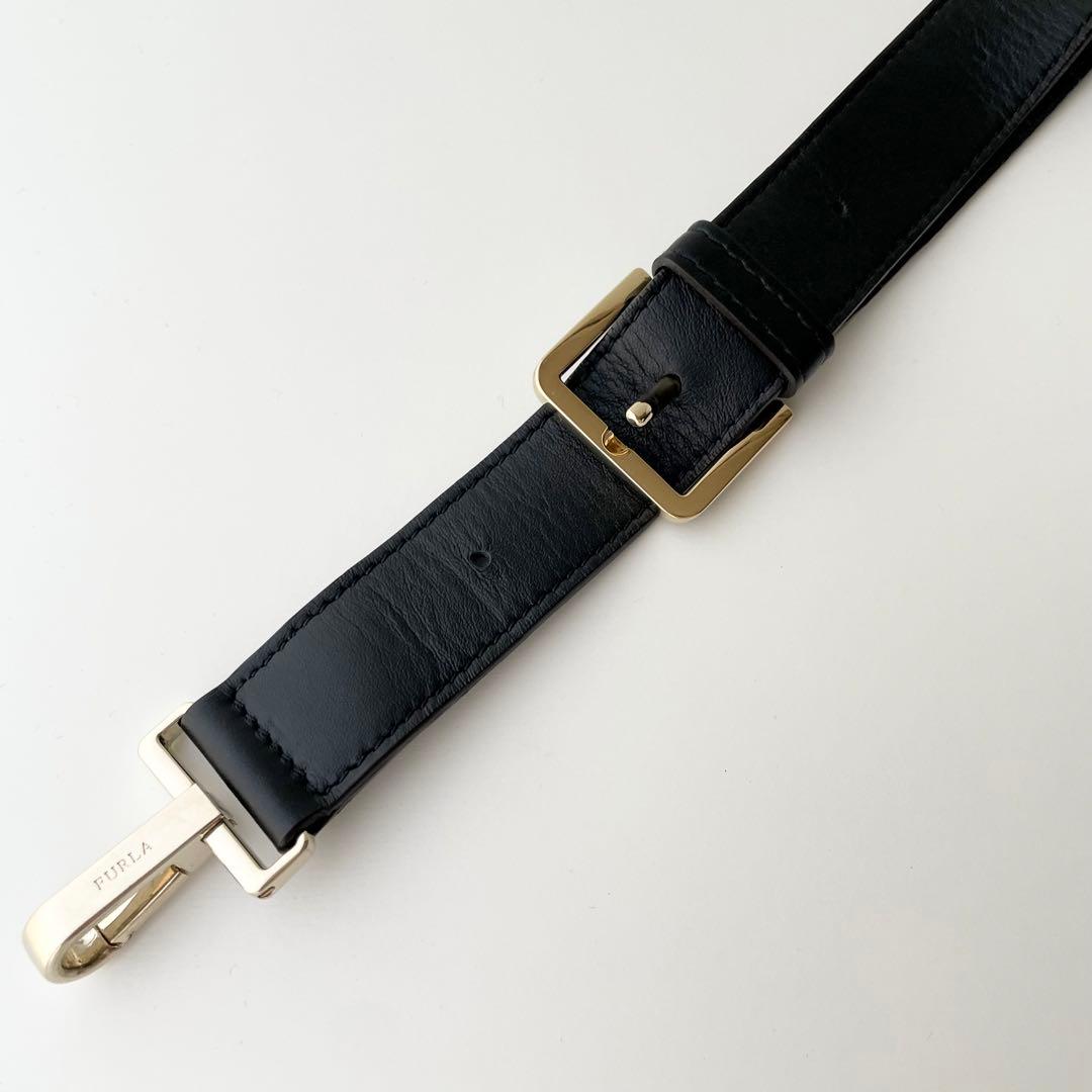 フルラ FURLA ハンドバッグ 2way ブロガー レザー 見た目が変わる