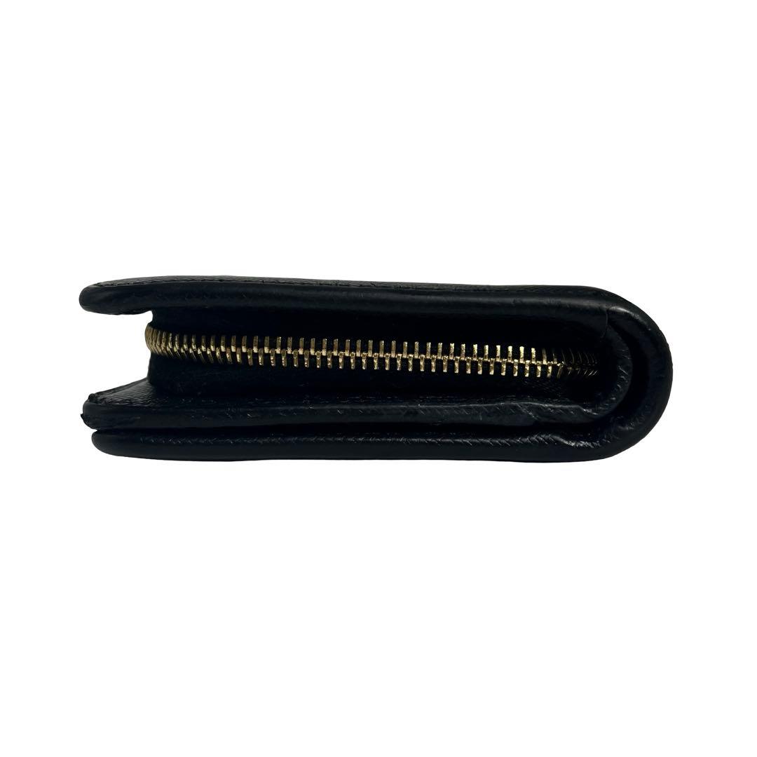 希少✨プラダ 二つ折り財布 サフィアーノレザー ロゴ金具 ブラック 1ml225