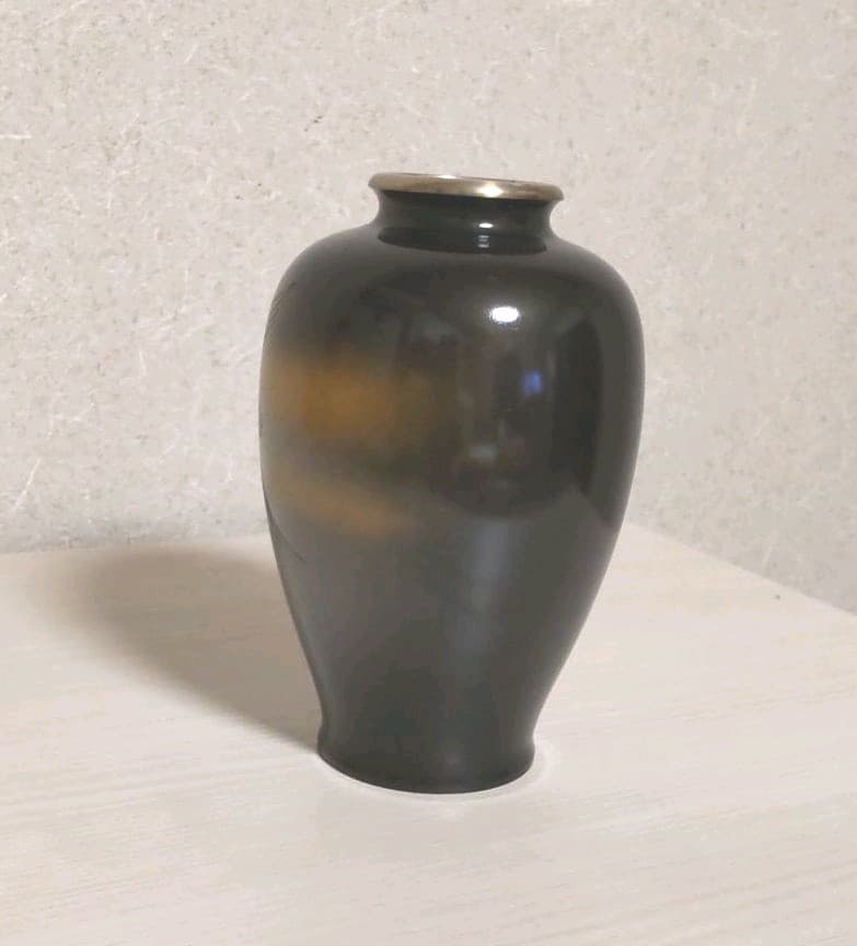 鋳銅製　花瓶