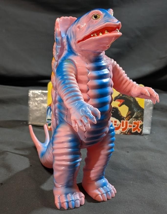ケムラー「ウルトラマン」登場怪獣（ブルマァク復刻）ヘッダー付ソフビフィギュア