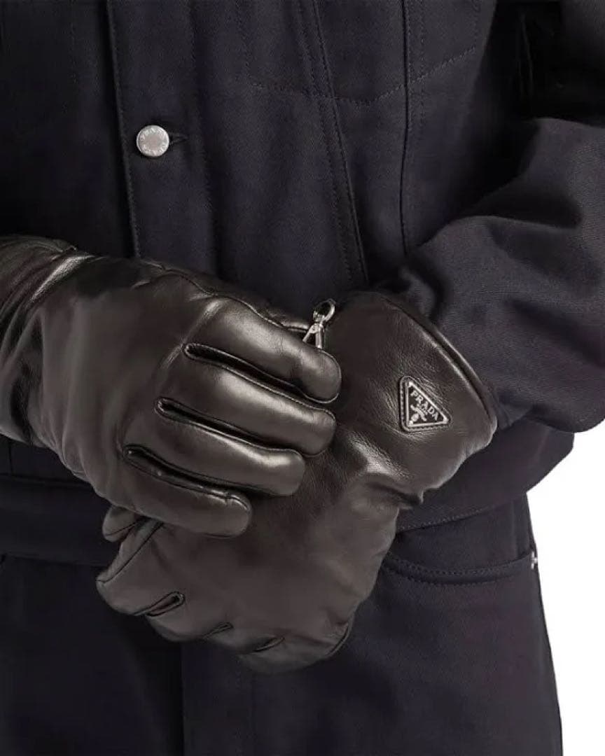 PRADAプラダトライアングルロゴ 三角プレート　ラムレザーグローブ手袋81/2