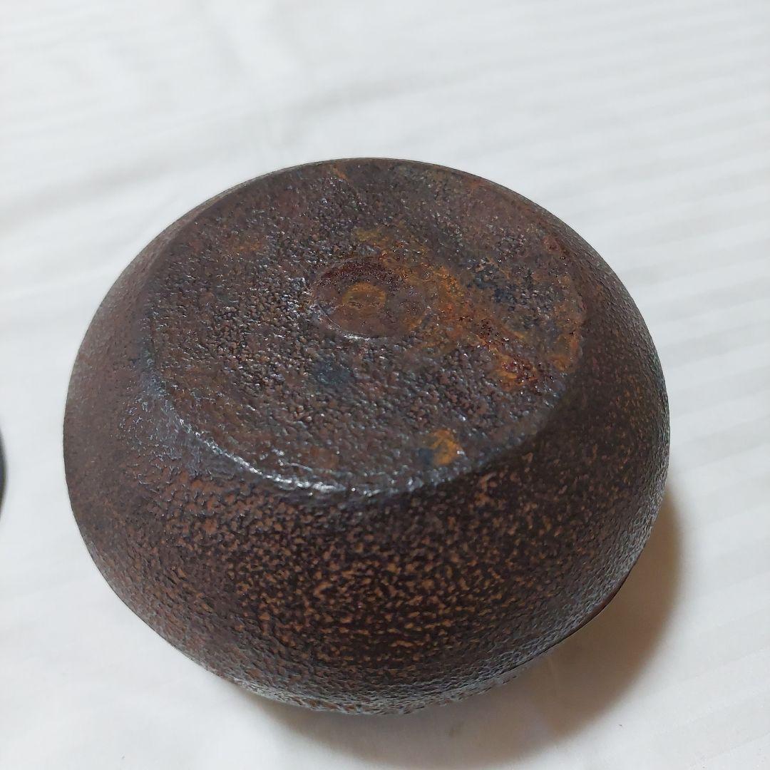鉄製 茶釜 丸型 浮彫りデザイン