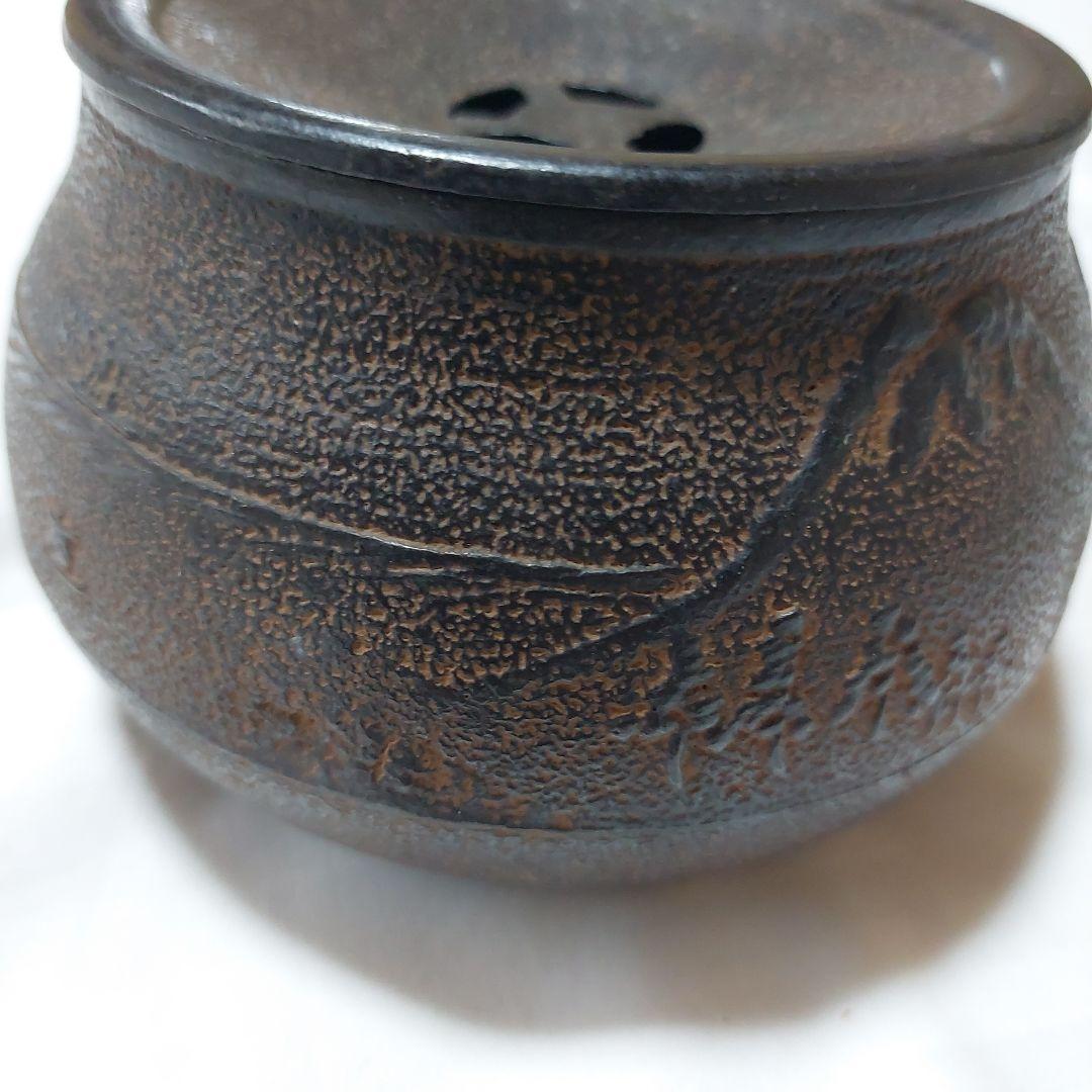 鉄製 茶釜 丸型 浮彫りデザイン