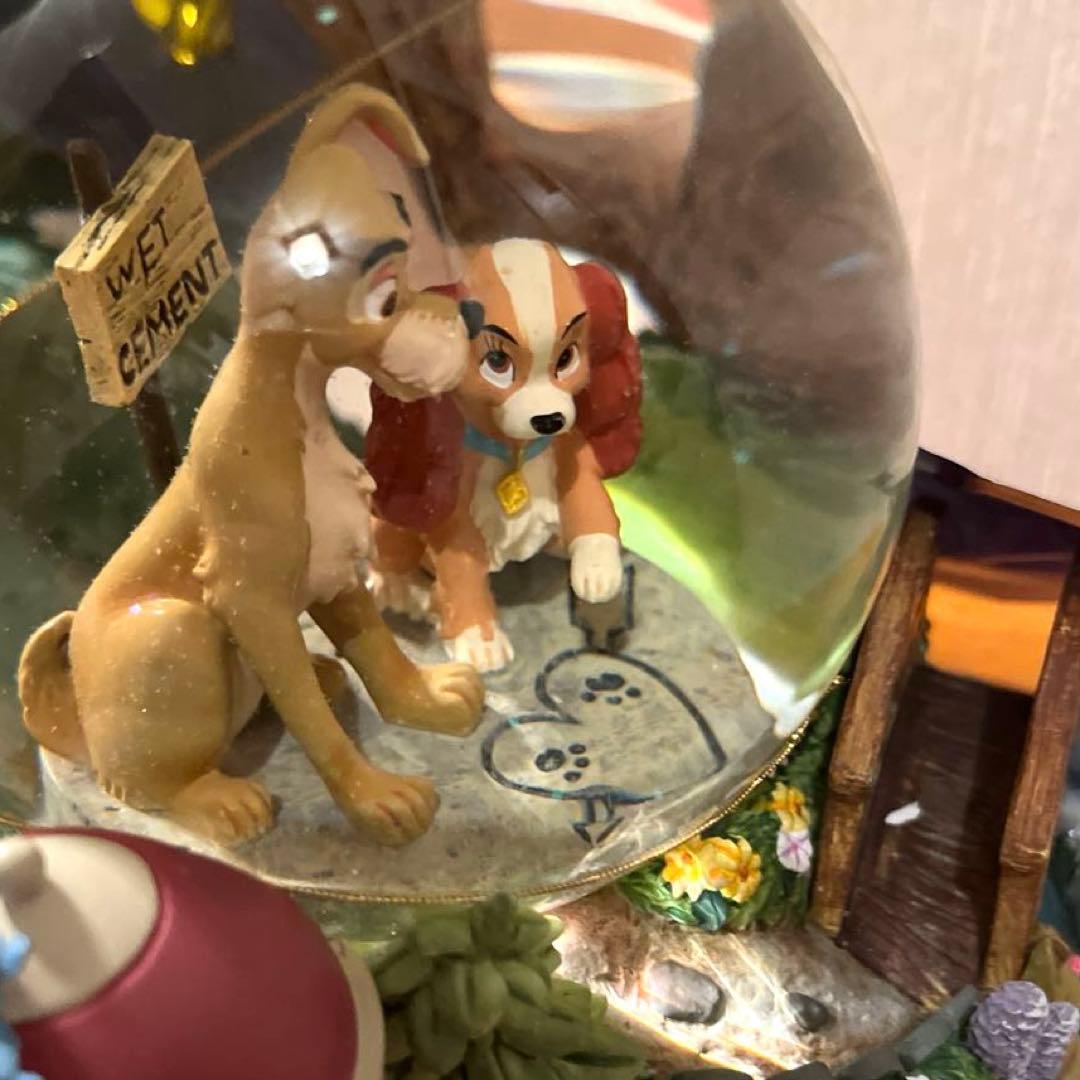 ディズニーストア　わんわん物語Lady&Trumpスノーグローブ　オルゴール付き
