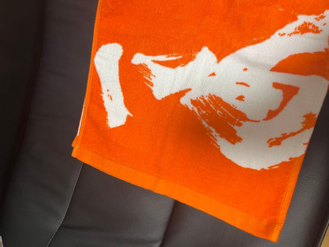 優里 ダイナミックロゴタオル オレンジ　ゆーりんち