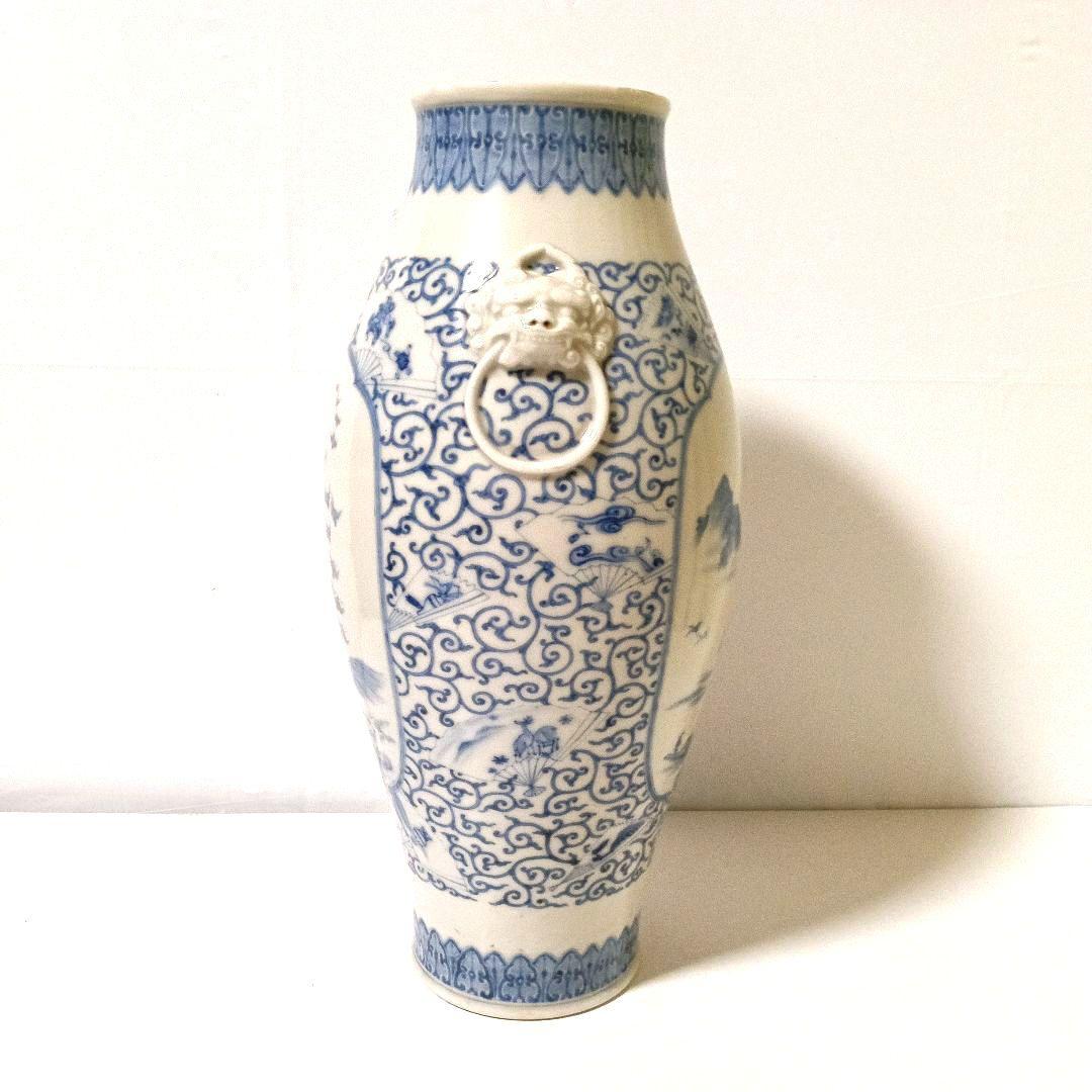 骨董 大型37cm 染付唐草窓絵鳥山水図壷 白磁獅子彫 花瓶