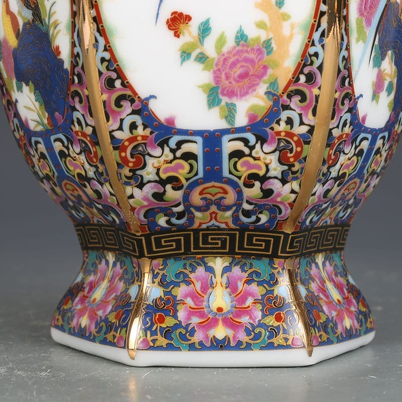 乾隆琺瑯彩六方瓶 景徳鎮 陶磁器 装飾品 現代工芸品 美術品 置物