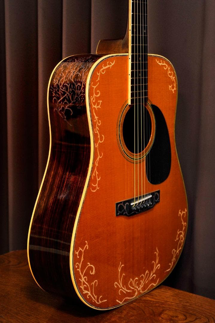 ★MORRIS Wシリーズ　ストリートミュージシャンに贈る舞台【彫刻装飾ギター】