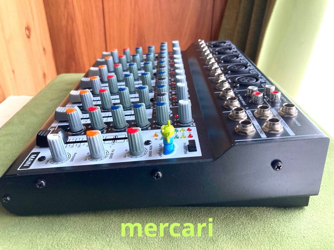 BEHRINGER XENYX 1002B 10chアナログミキサ－ 電池駆動