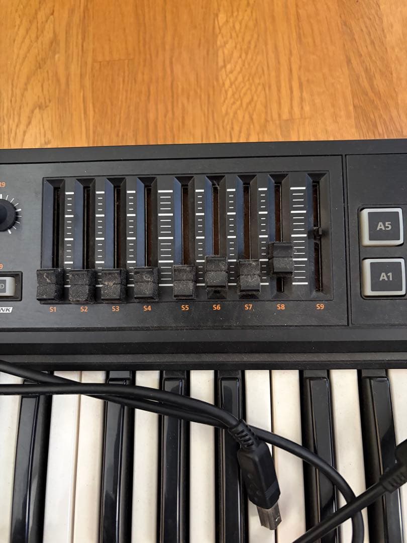 Roland A-500PRO MIDIキーボードコントローラー