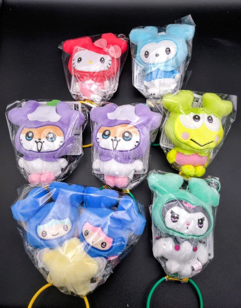 TWICE LOVERYS SANRIO＆おくるみマスコット、ヘアピン　GIGO