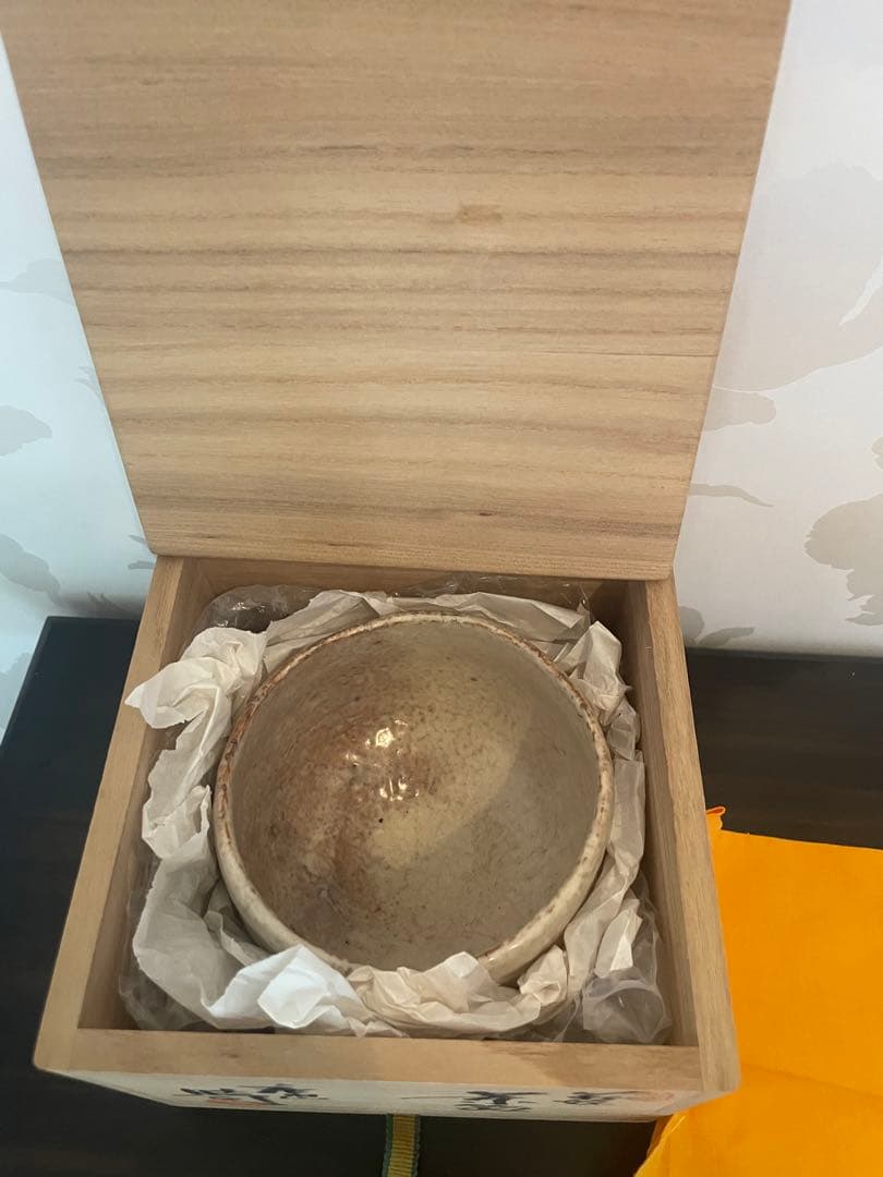 新品　萩焼　時司作　灰色の丸型茶碗と木製箱　説明書　共箱付　茶道　お茶碗