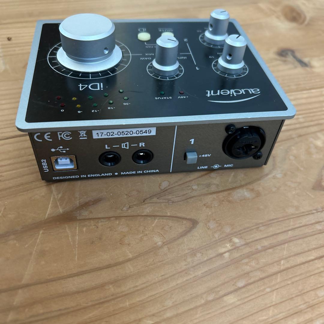 Audient iD4オーディオインターフェース