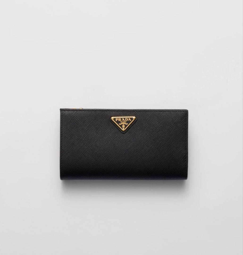 PRADA ブラック 二つ折り財布 サフィアーノレザー　プラダ