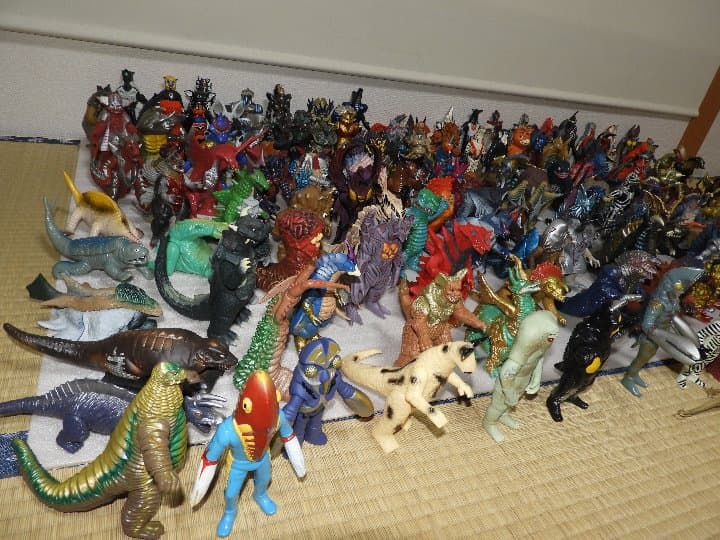 ウルトラマン怪獣163体