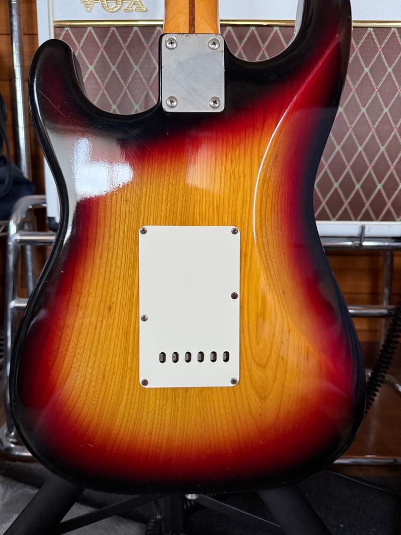 FERNANDES 石ロゴ　ストラトキャスターFST-60？