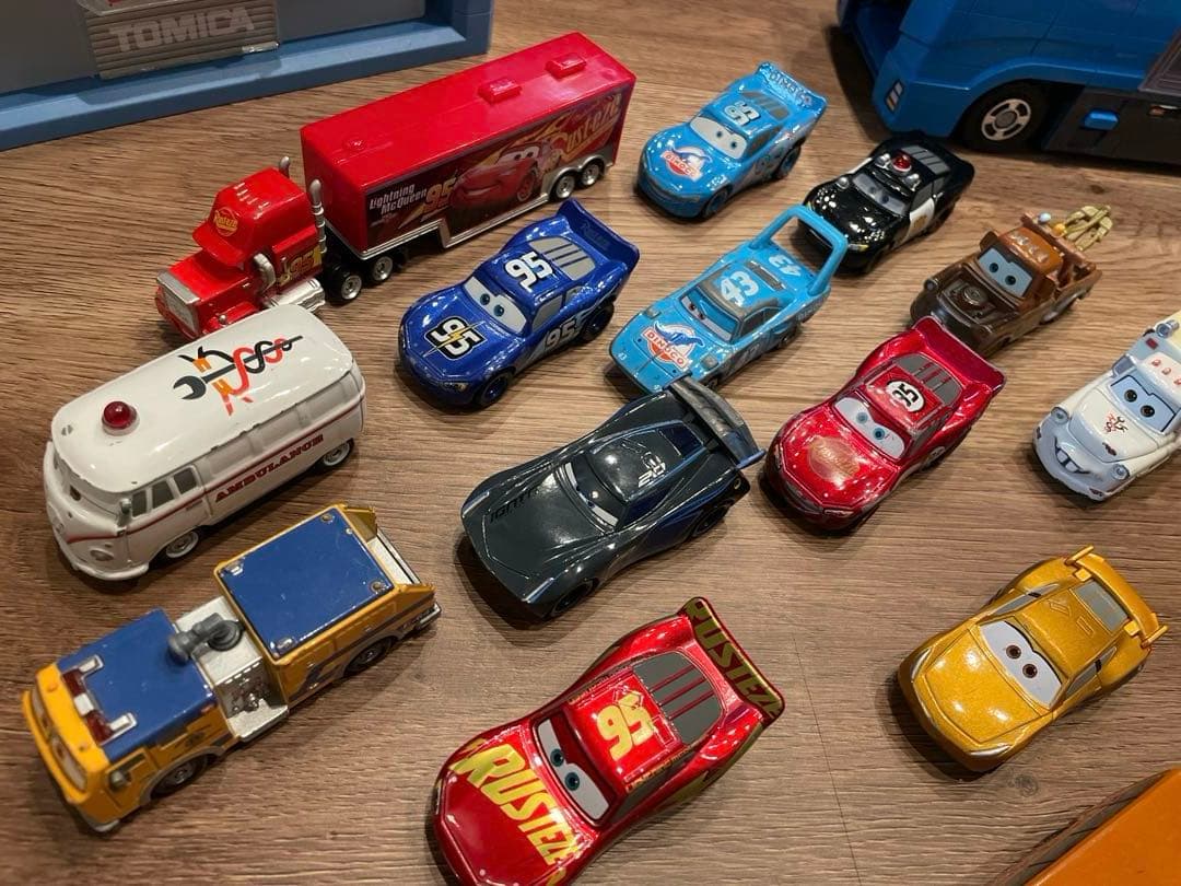 トミカ約60台まとめ売り　カーズキャラクター含む