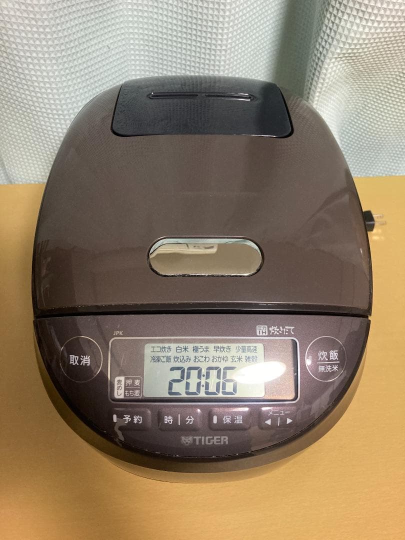 ★TIGER JPK-B100 圧力IH炊飯 ジャ2020 年製 5.5合炊き