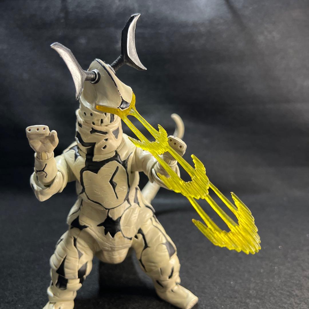 こ*こ様 ウルトラアクト　エレキング