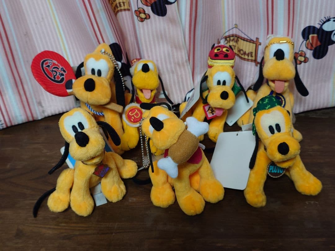 東京ディズニーリゾート　プルート　ぬいぐるみバッジセット　新品未使用
