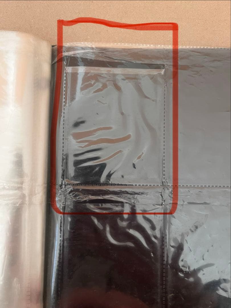 ムシキングのカード125枚とカードケース(一部セロハンで補強止有)とシールセット