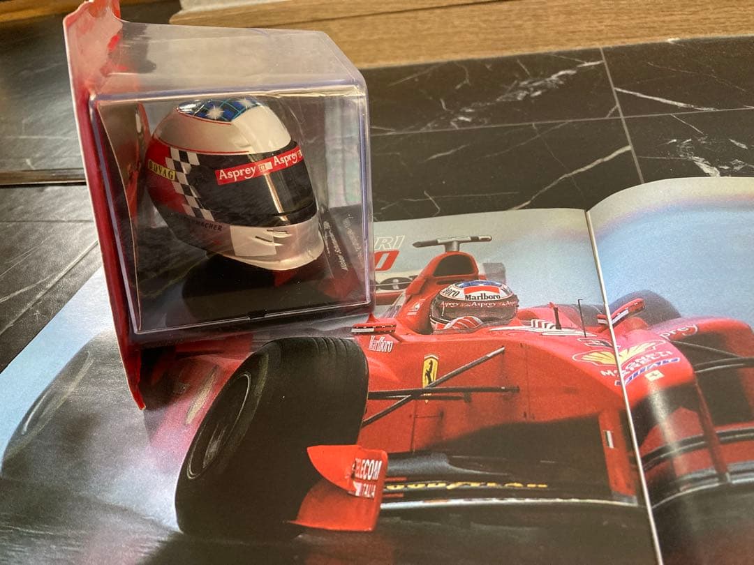 日本未発売　ビッグスケールF1コレクション　シューマッハ　1/5 ヘルメット