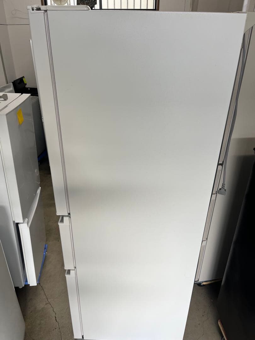 2022年製　326L TOSHIBA GR-U33SC冷凍冷蔵庫　送料無料　T