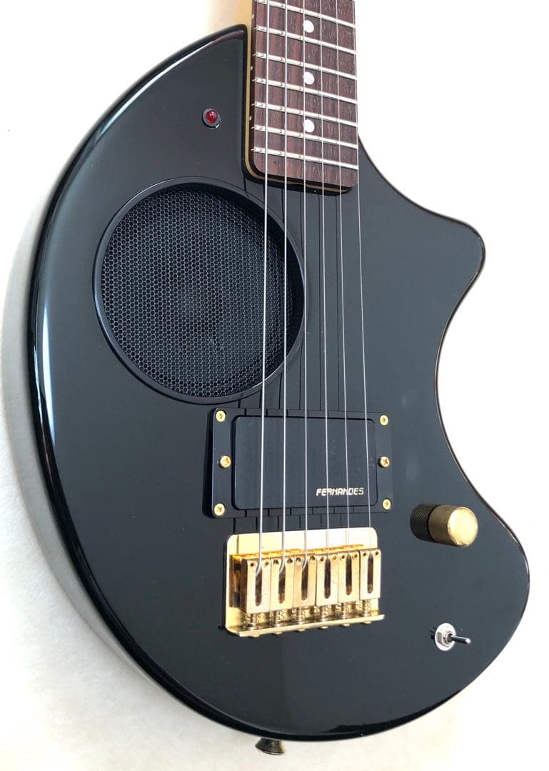 【超美品】ZO-3C ブラック アンプ内蔵ミニギター 専用ケース付き！！