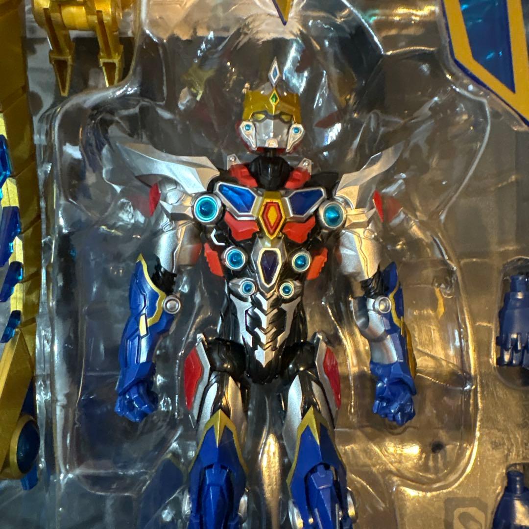 THE合体グリッドマンユニバースファイター&ビッグゴルドババーン