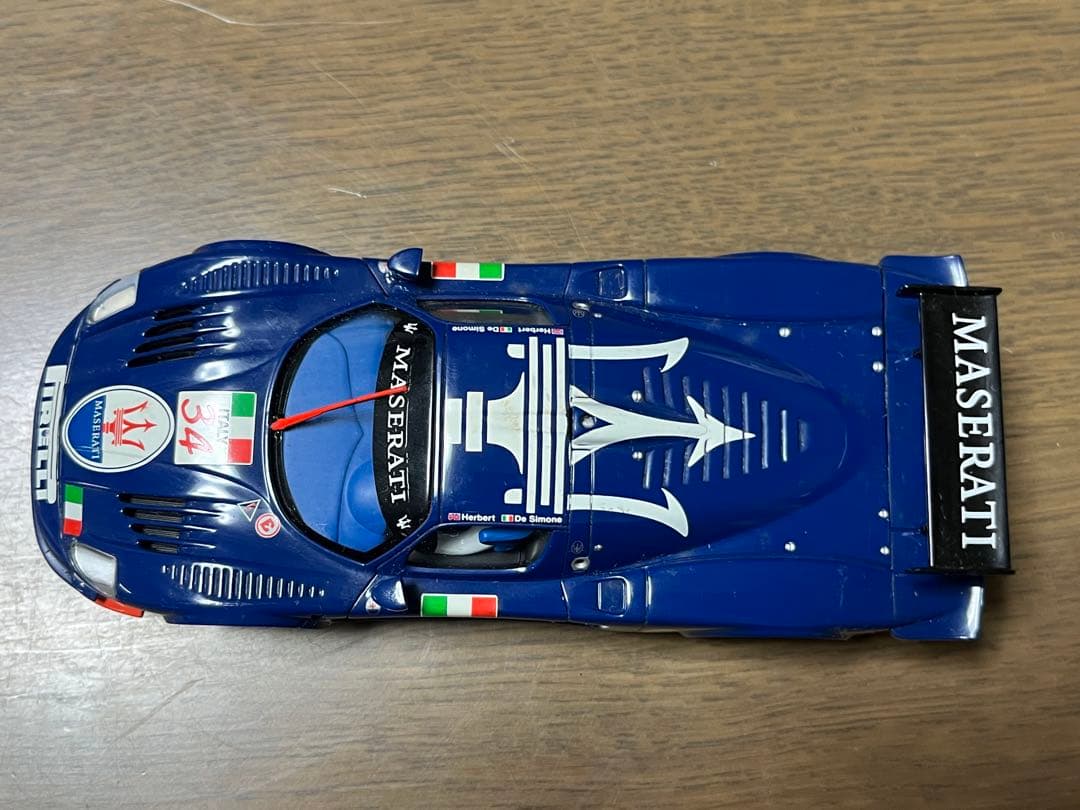 マセラティ MC12 FIA GT Imola 2004 スロットカー