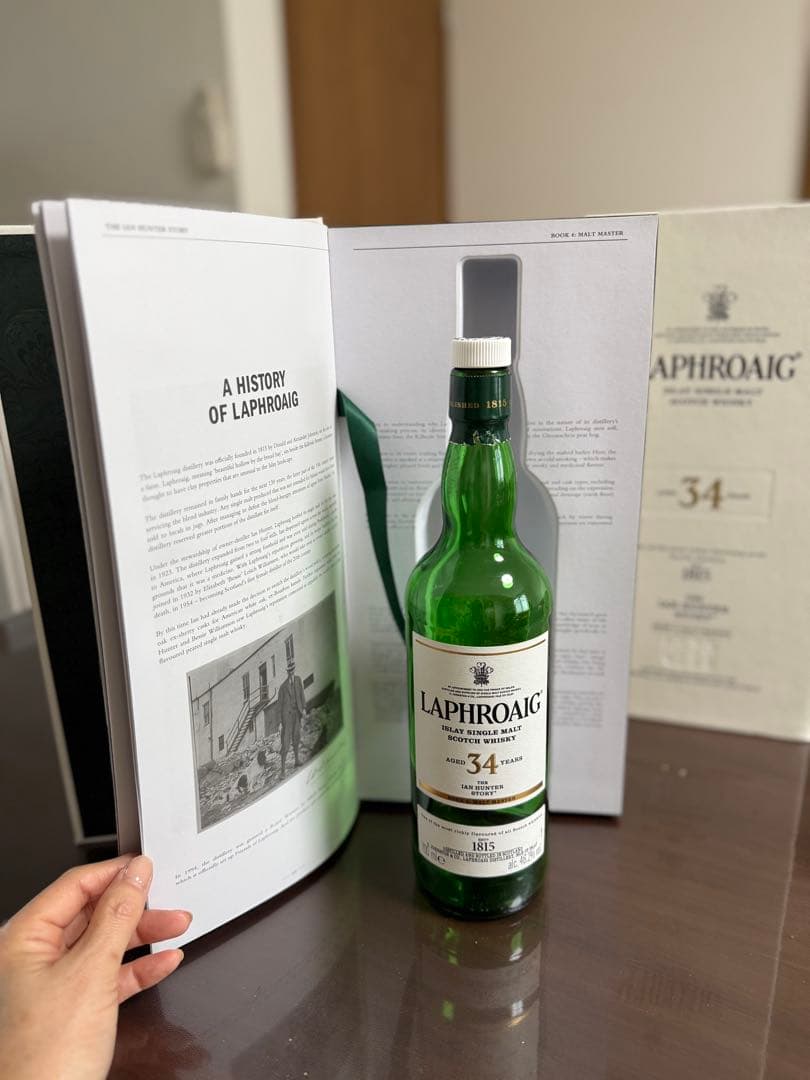 Laphroaigラフロイグ34年 ウイスキー 化粧箱付き⭐︎空瓶