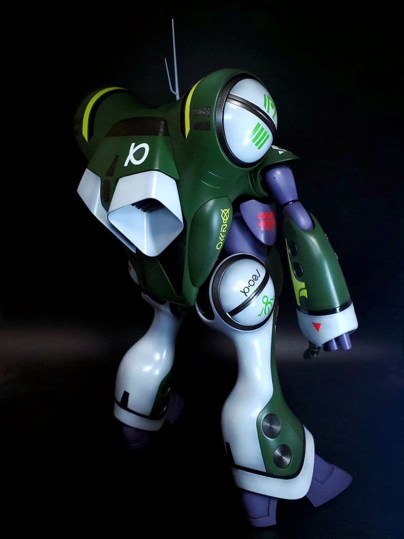 【全塗装完成品】【マクロス】ハセガワ1/72クアドラン・ロー(TV版)