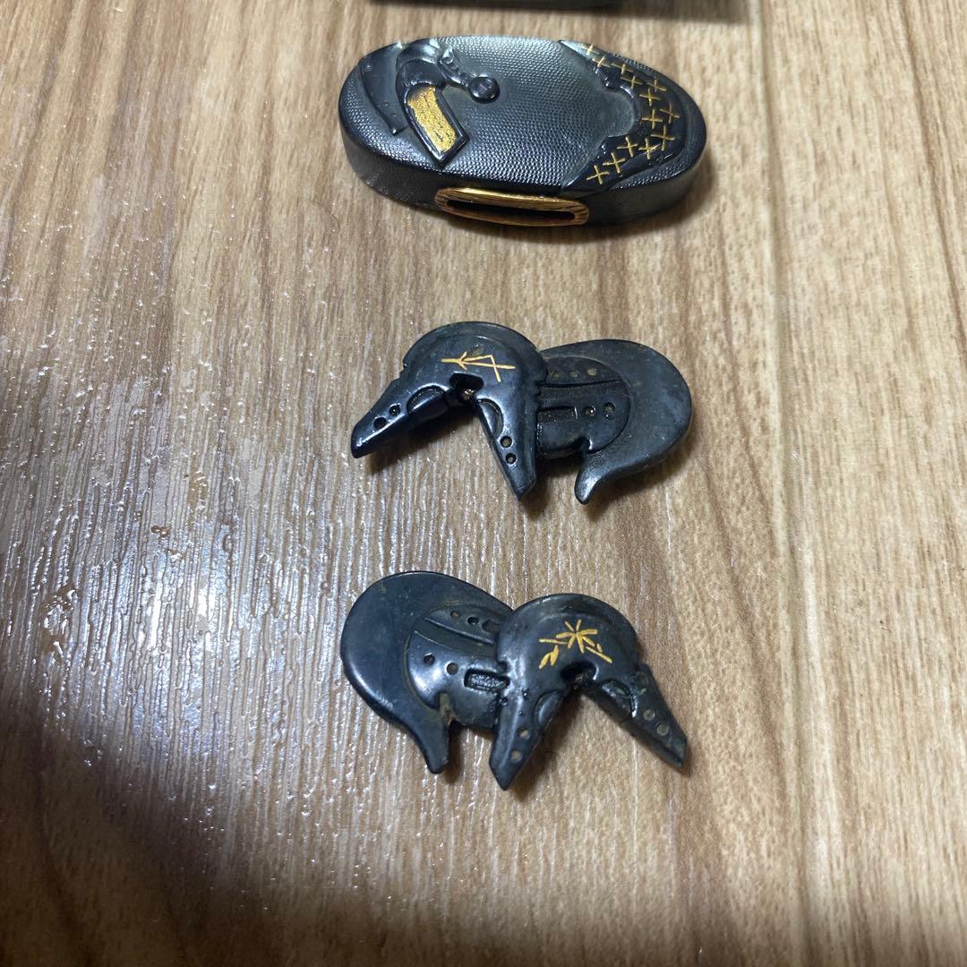 頭　縁　目貫