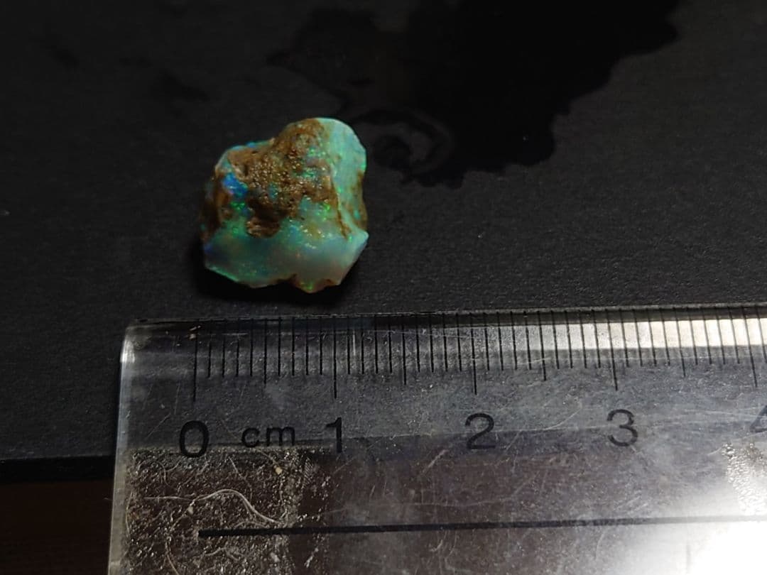 エチオピアウェロ産　チョーク　オパール　ピンファイア　原石　鉱物標本