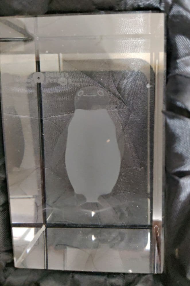 未使用★ Suicaのペンギン 3Dガラス置き物 LED発光台付き