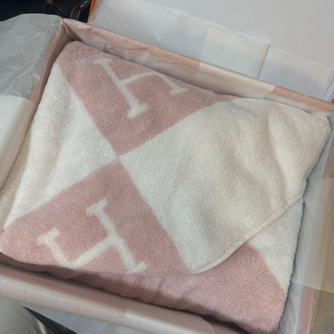新品未使用　エルメス　バスタオル　アヴァロン　ピンク