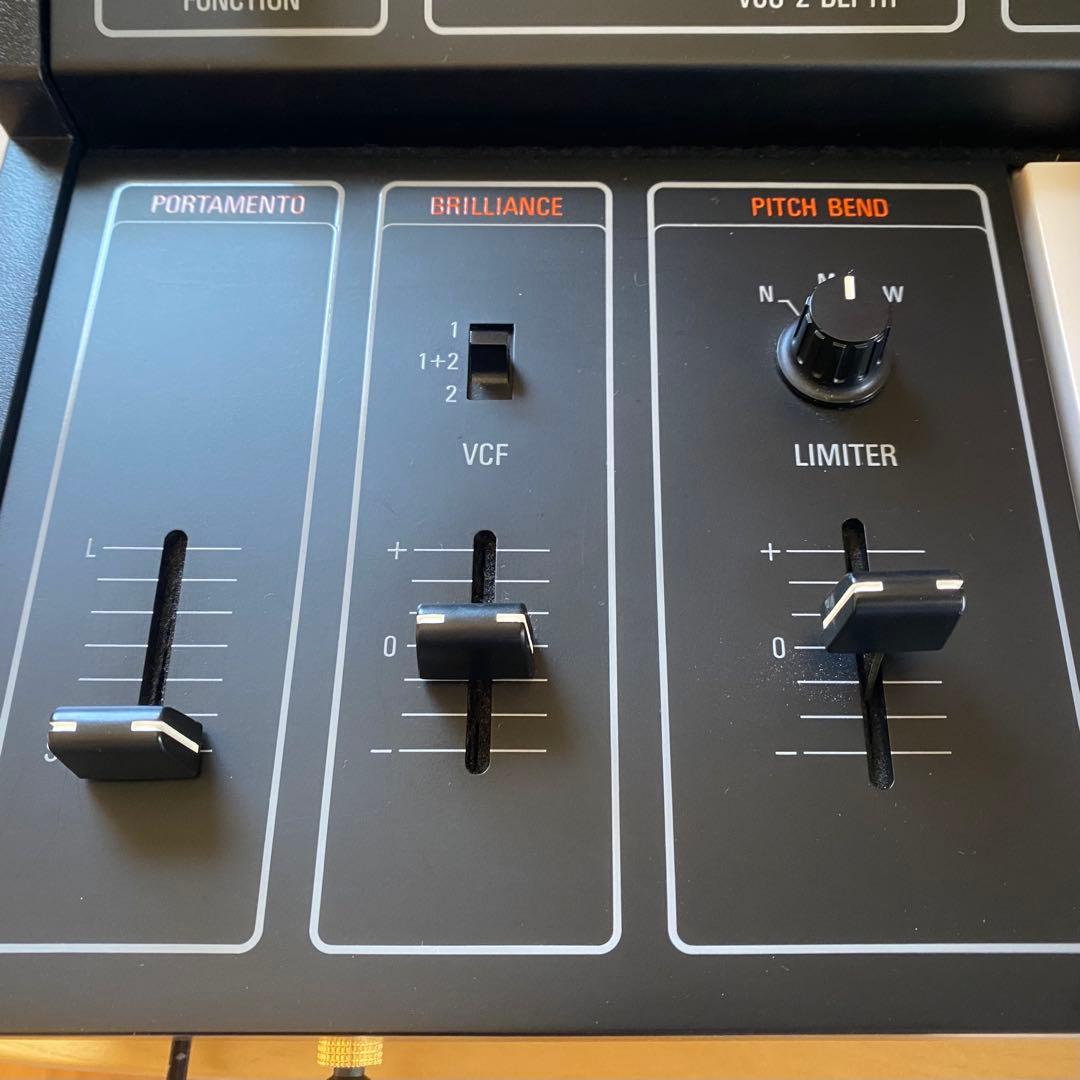 YAMAHA CS-15 シンセサイザー
