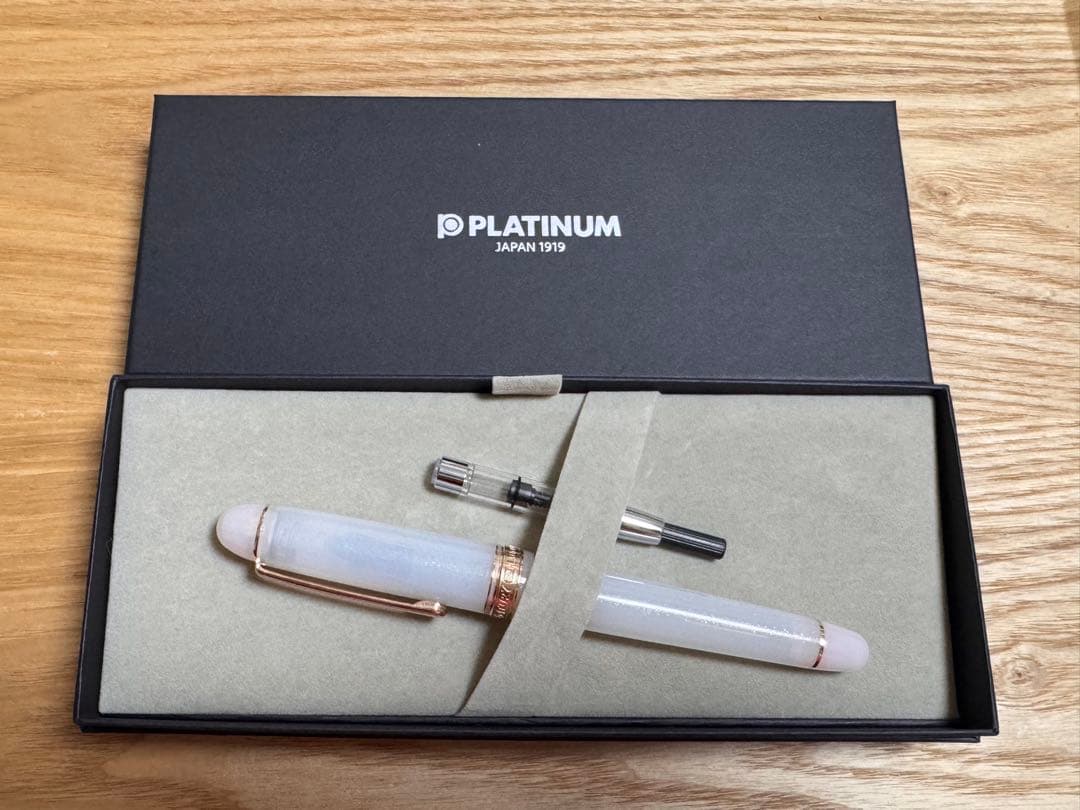 八文字屋 万年筆 初雪 字幅M 中字