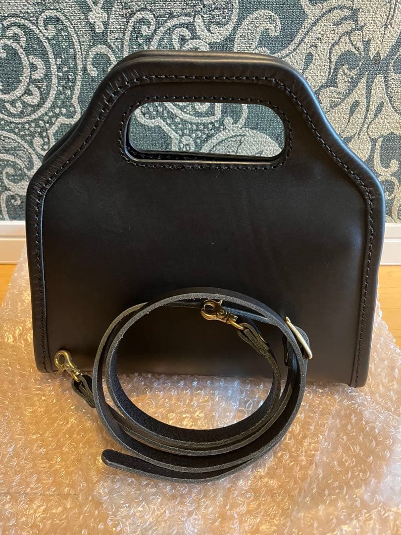 マジックペン※プロフィール必読願います様 ヘルツ HERZ アーチハンドバッグ