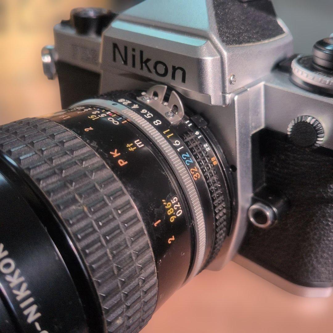 Nikon FE2 ＋ Micro-Nikkor F2.8 50mmレンズ