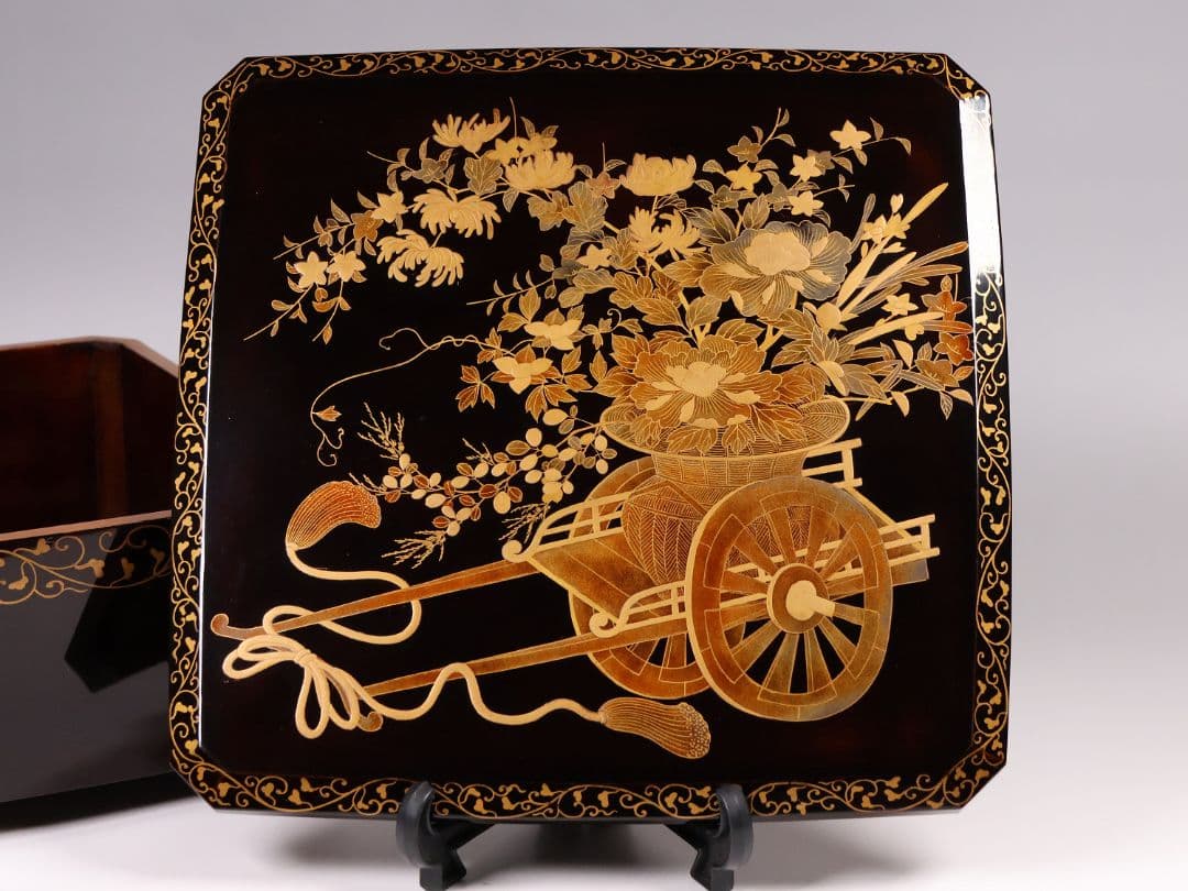 【MA699】加賀蒔絵 饅羹重 内梨地 花車 金蒔絵 木製漆器 饅頭箱 菓子器