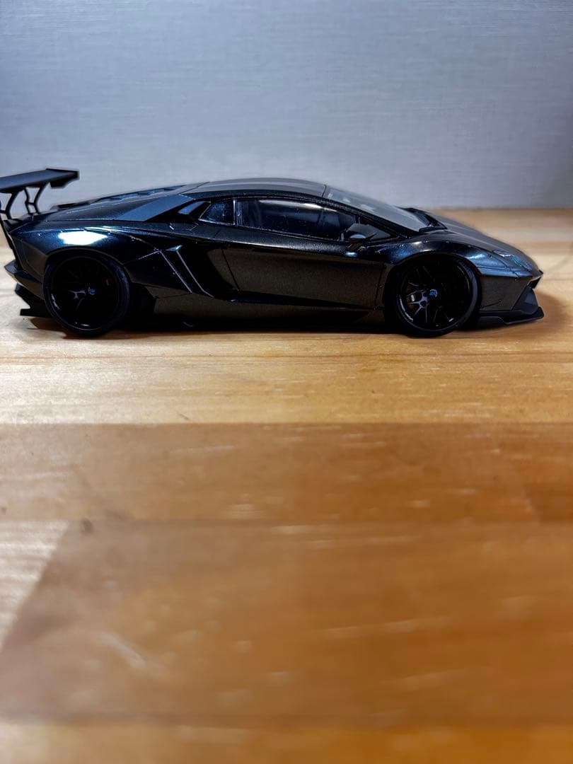 1/24アオシマ ランボルギーニ リバティーウォーク