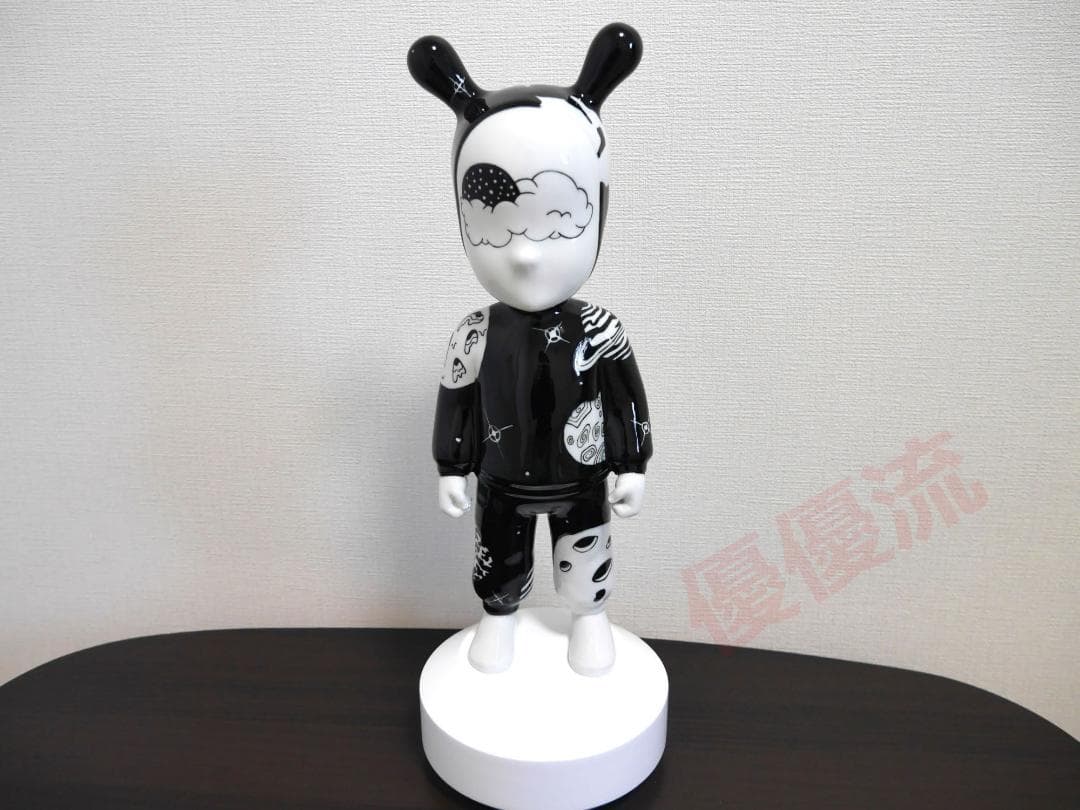 工芸品 01007752 LLADRO The Guest by Henn Kim