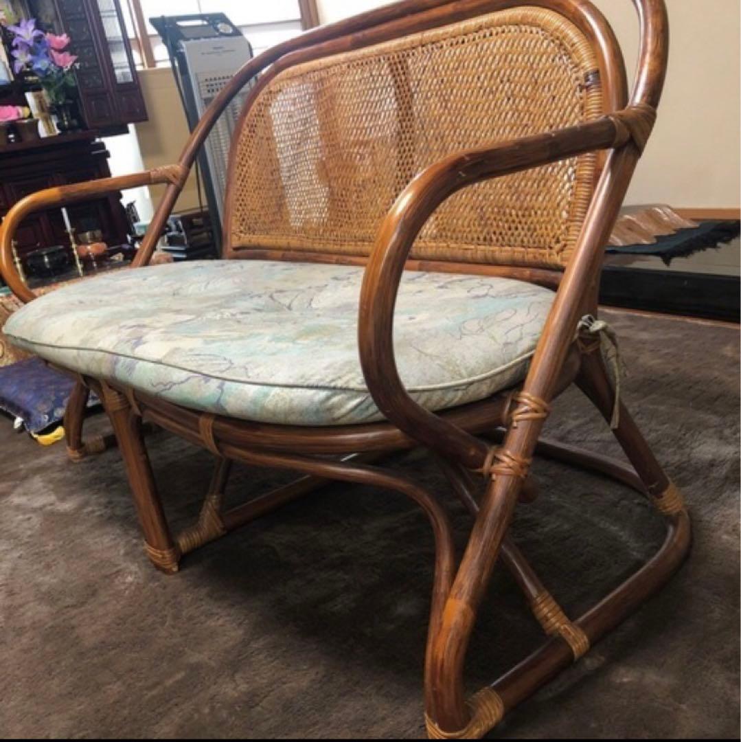 ラタン製二人掛けソファ フラワーパターン